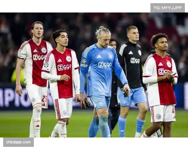 阿贾克斯新帅海廷加执教首赛季遇挑战 球队积分落后榜首14分